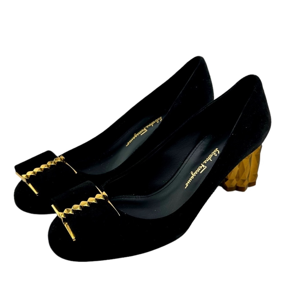 Salvatore Ferragamo Capua 65 Women's Flower Heel Satin Pump Size 6.5 (MSRP $850)